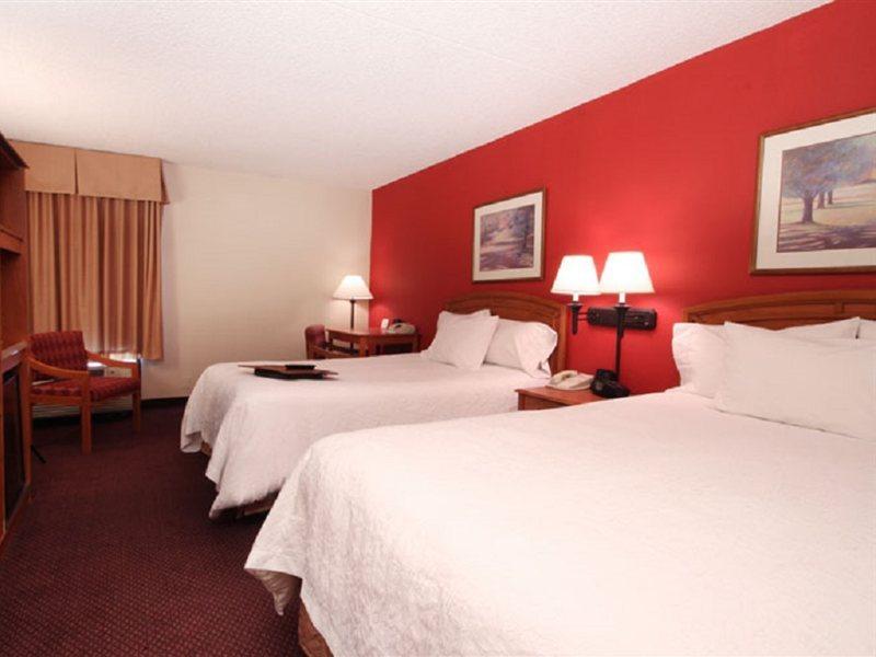 Best Western Plus Meadowlands Secaucus Extérieur photo