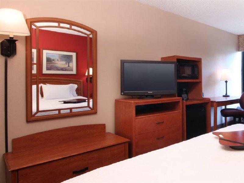 Best Western Plus Meadowlands Secaucus Extérieur photo