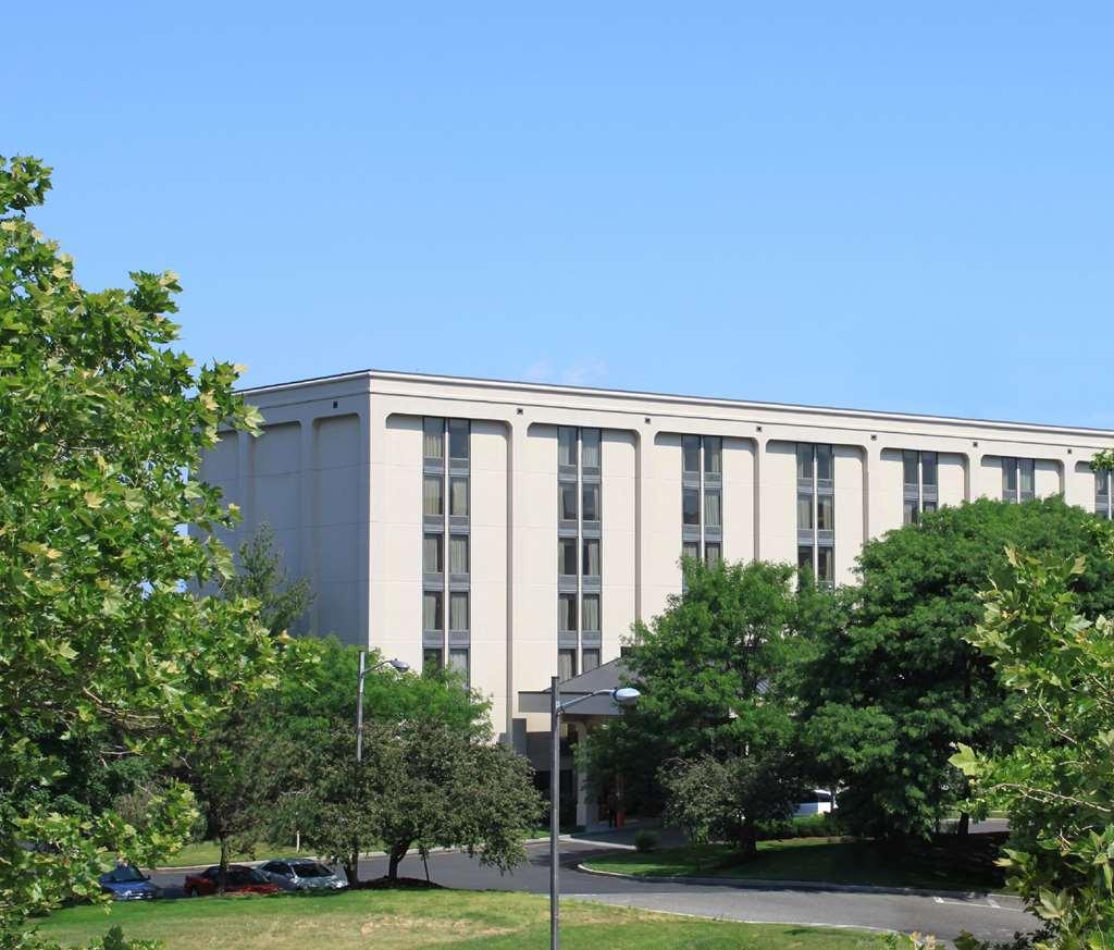 Best Western Plus Meadowlands Secaucus Extérieur photo